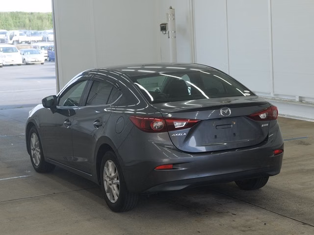 MAZDA AXELA