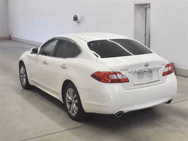 NISSAN FUGA