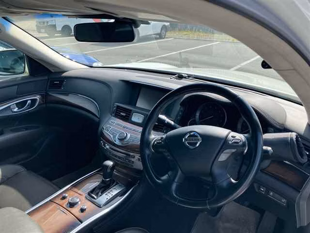 NISSAN FUGA