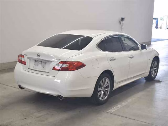 NISSAN FUGA