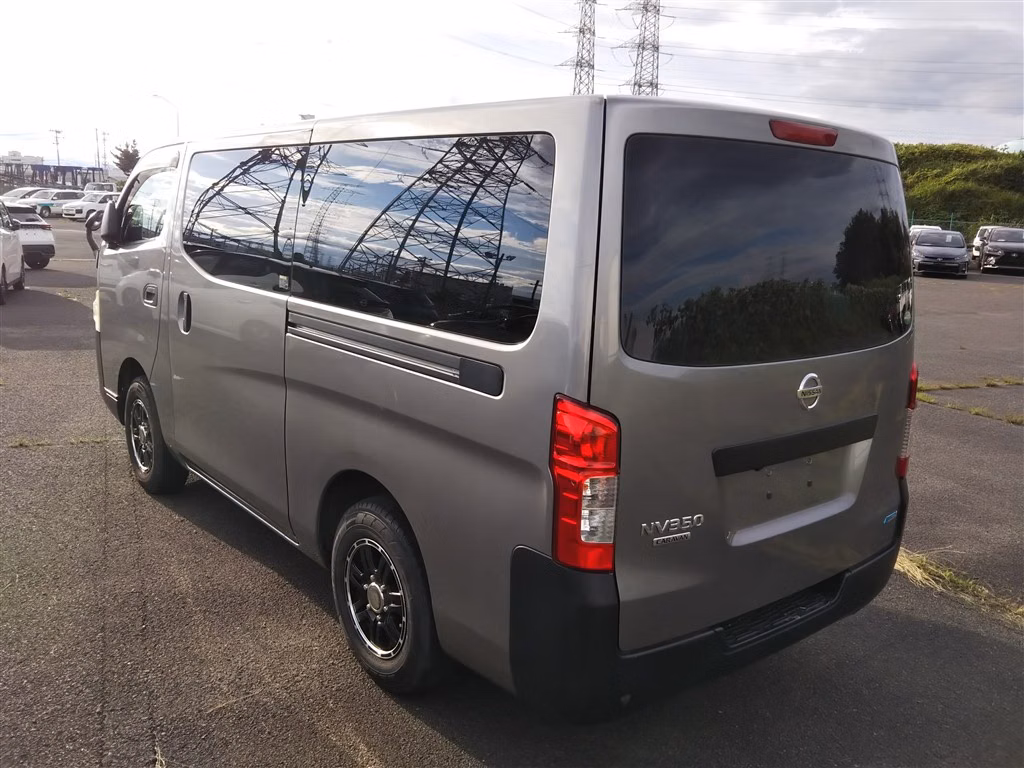 NISSAN NV350 CARAVAN