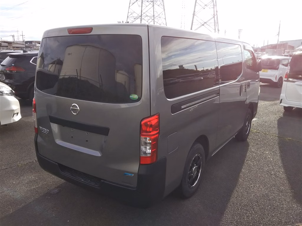 NISSAN NV350 CARAVAN