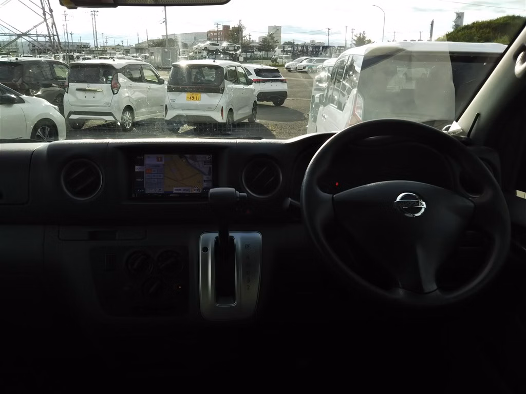 NISSAN NV350 CARAVAN