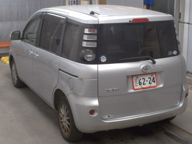 TOYOTA SIENTA