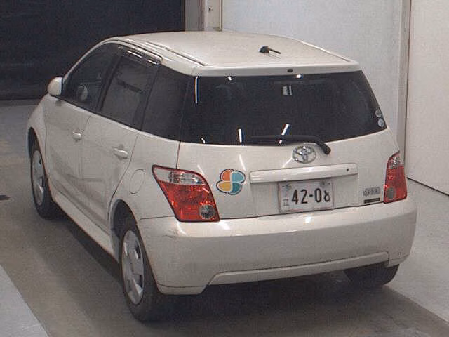 TOYOTA IST