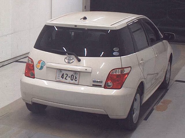 TOYOTA IST