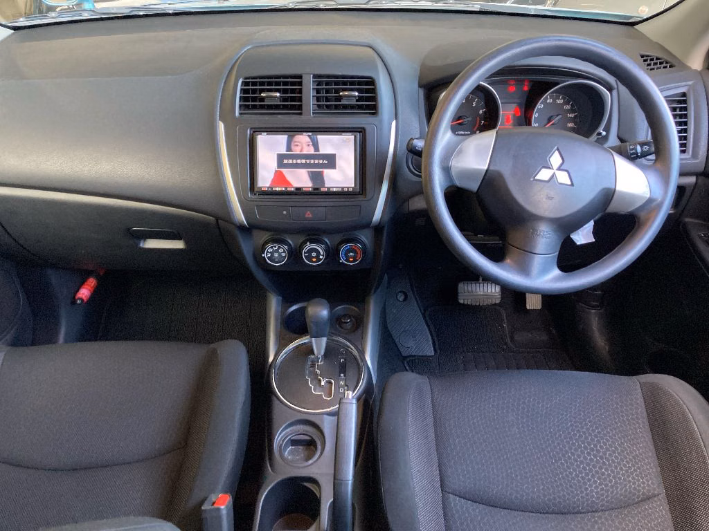 MITSUBISHI RVR