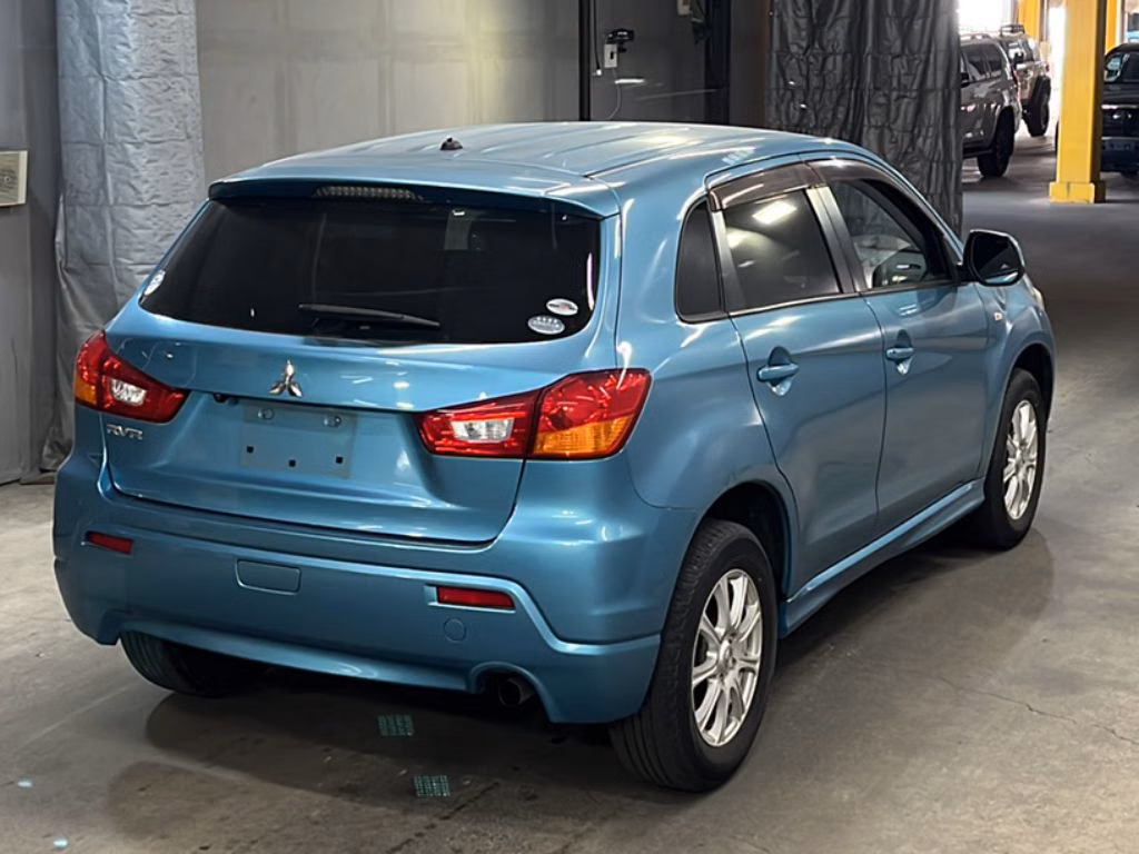 MITSUBISHI RVR