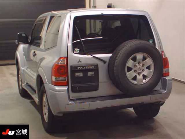 MITSUBISHI PAJERO