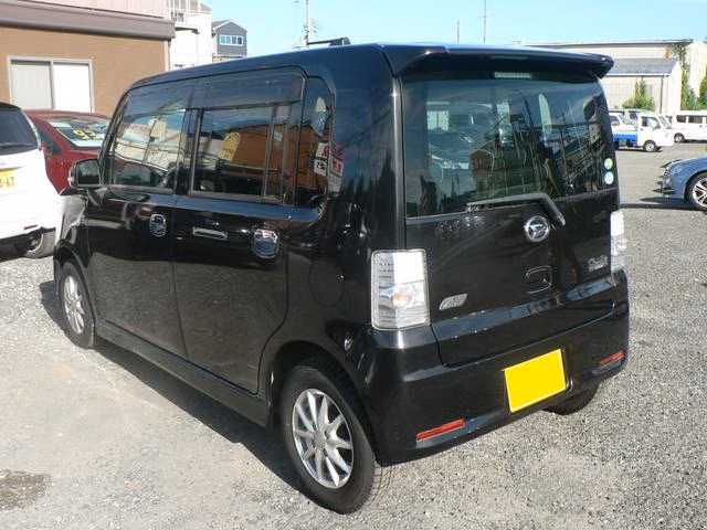 DAIHATSU MOVE CONTE