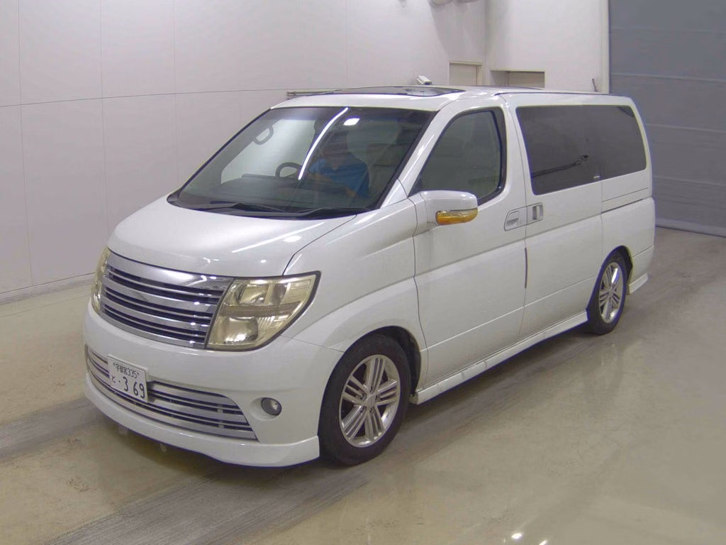 NISSAN ELGRAND