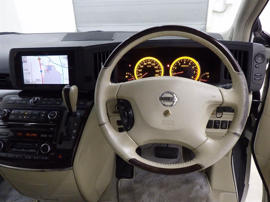 NISSAN ELGRAND