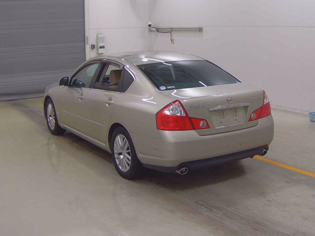 NISSAN FUGA