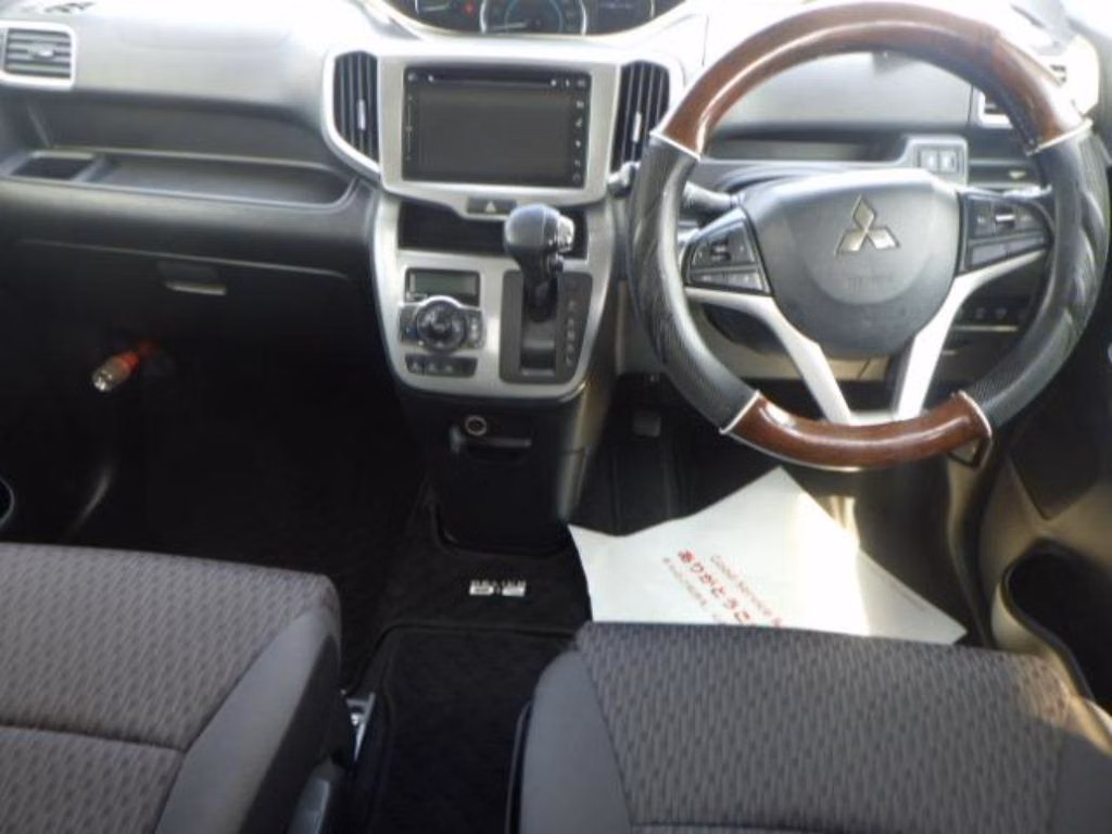 MITSUBISHI DELICA D:2