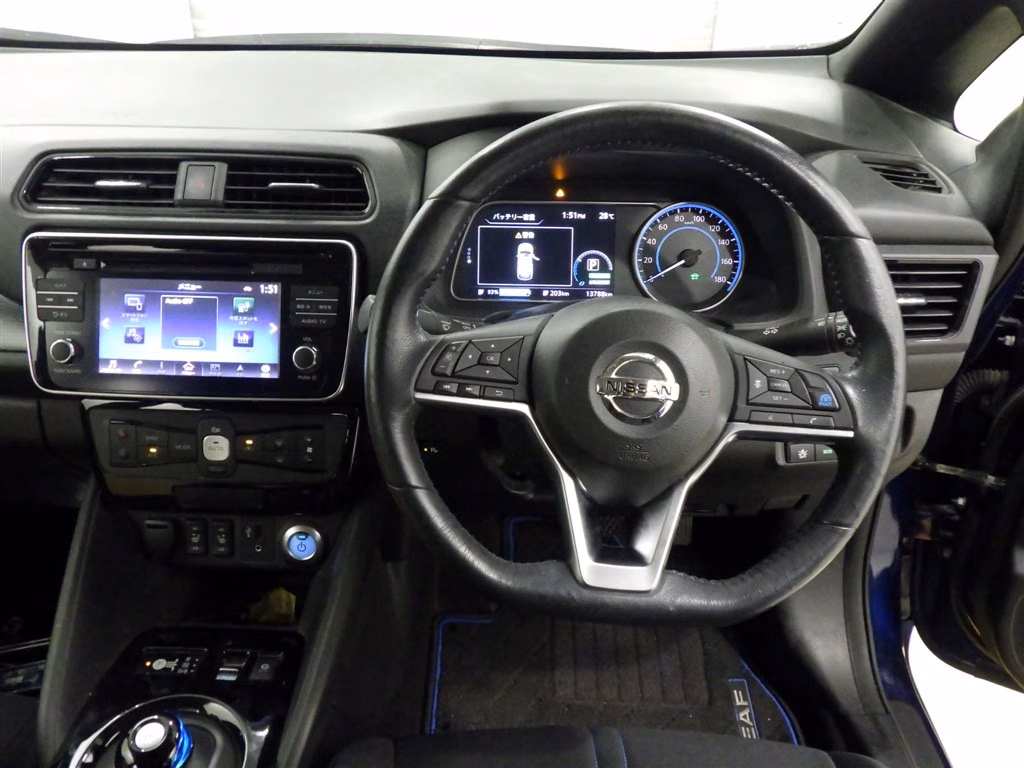 NISSAN LEAF