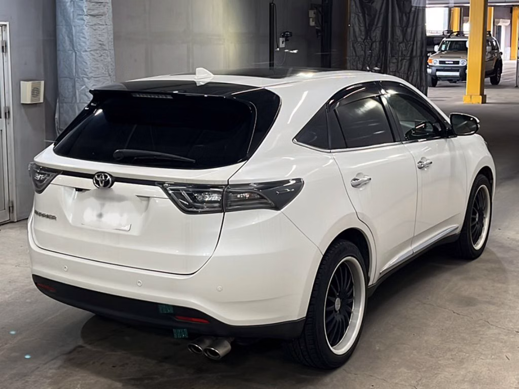 TOYOTA HARRIER