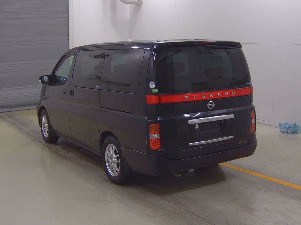NISSAN ELGRAND