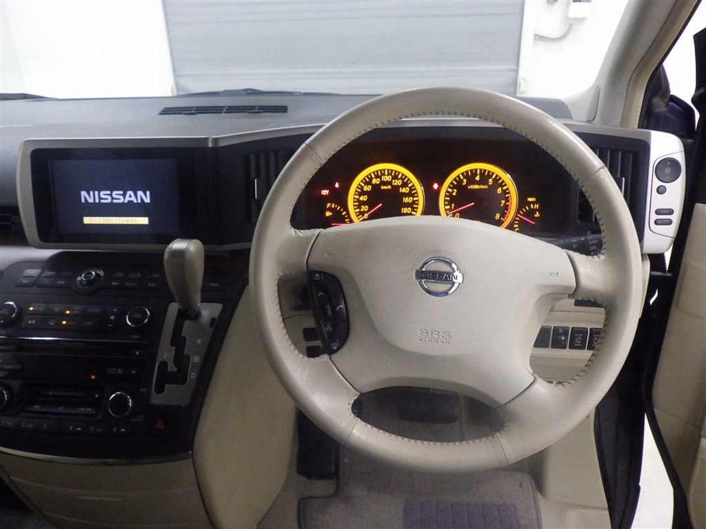 NISSAN ELGRAND