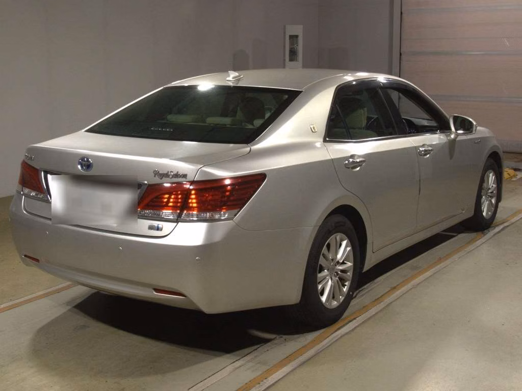 TOYOTA CROWN
