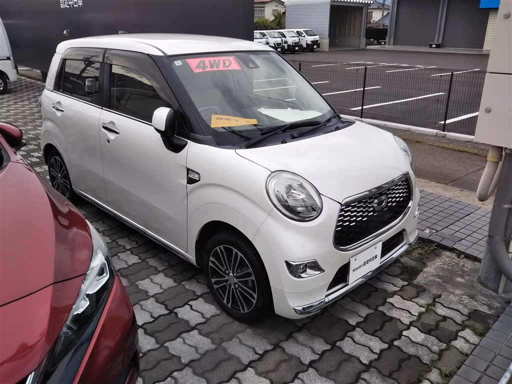 DAIHATSU CAST