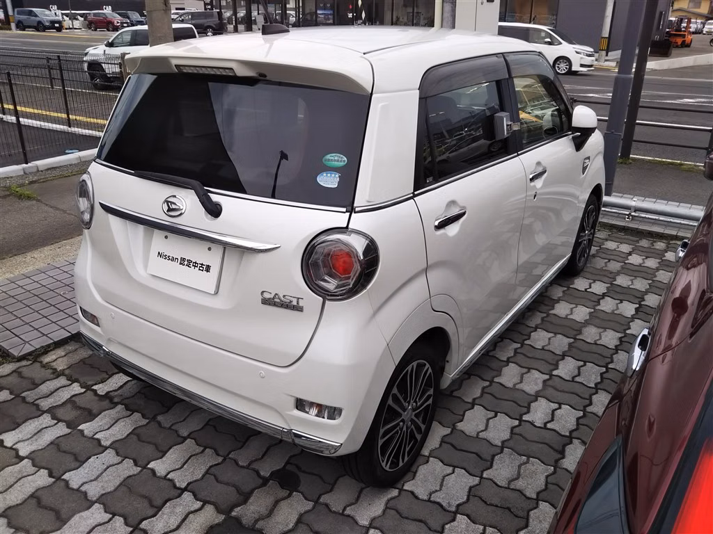 DAIHATSU CAST