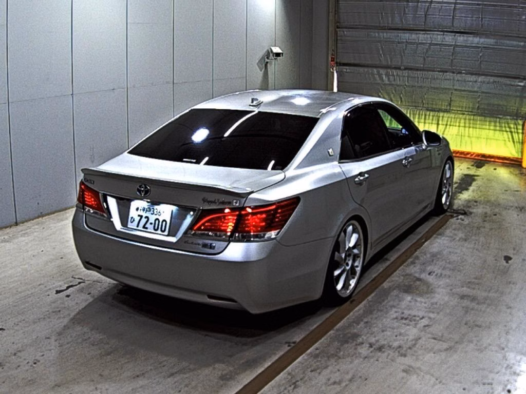 TOYOTA CROWN