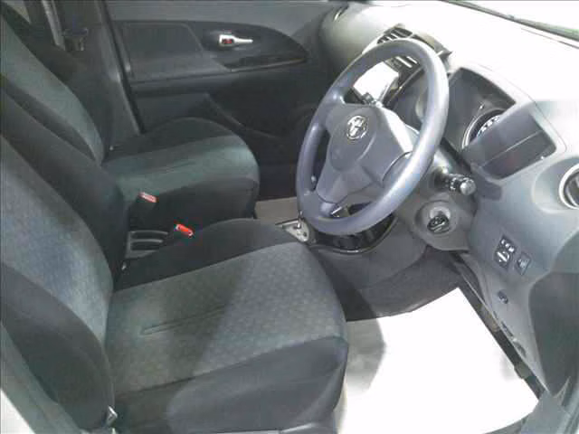 TOYOTA IST