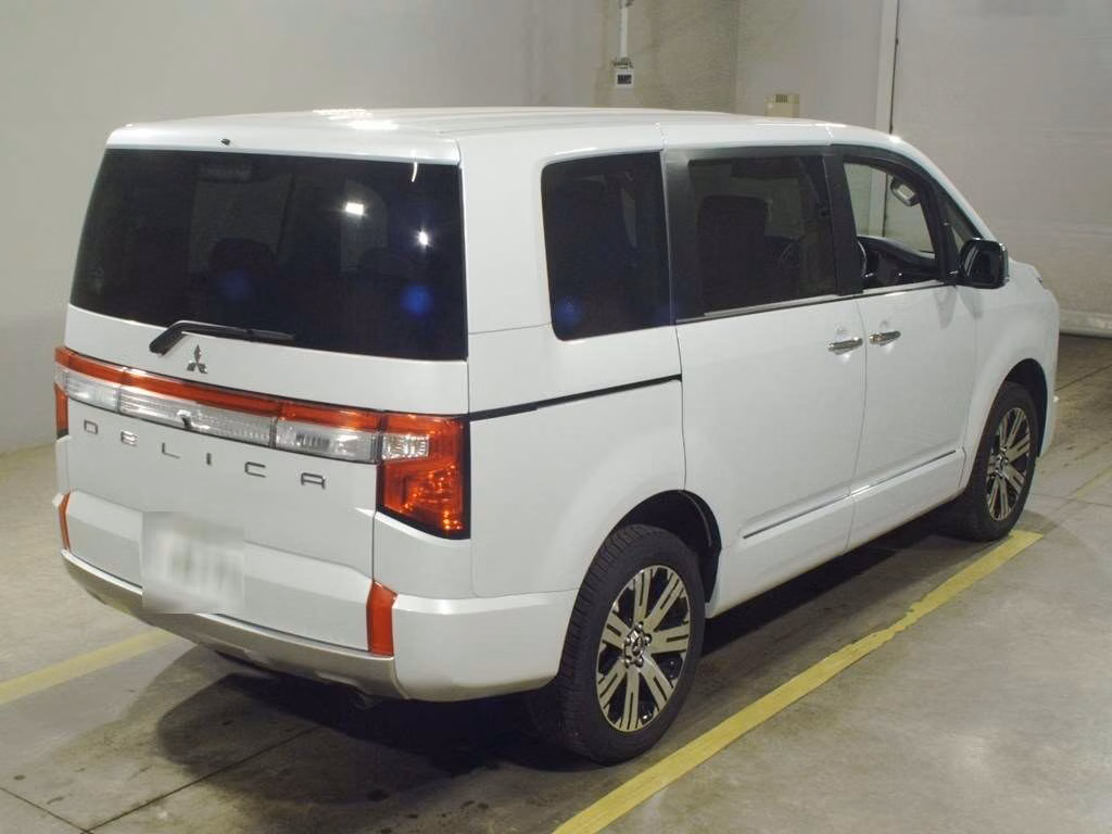 MITSUBISHI DELICA D:5