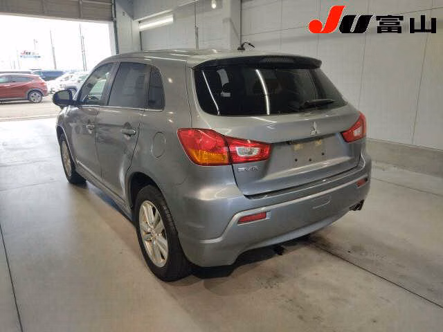 MITSUBISHI RVR