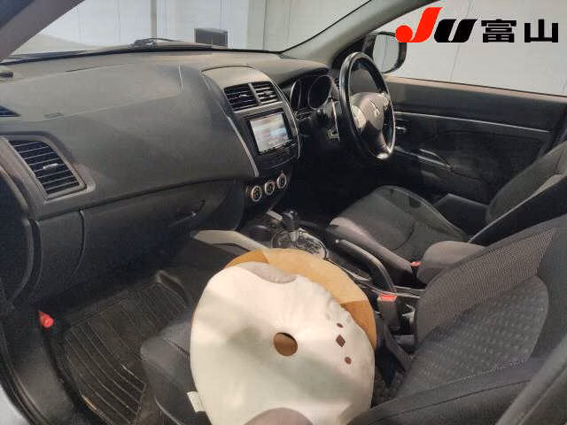 MITSUBISHI RVR