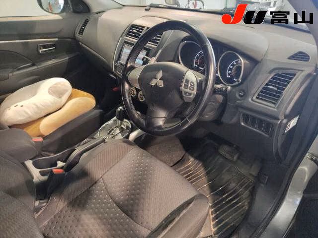 MITSUBISHI RVR