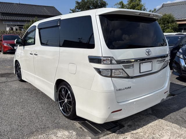 TOYOTA VELLFIRE