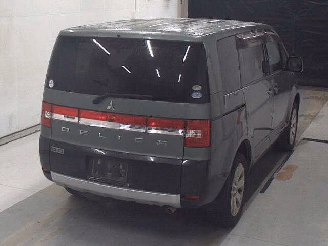 MITSUBISHI DELICA D:5