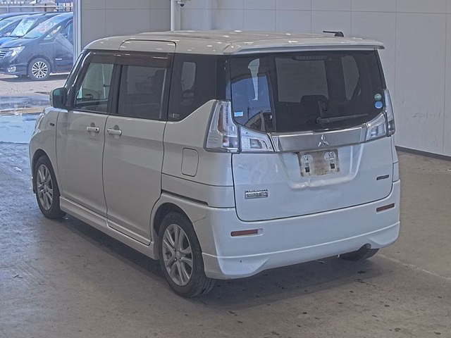 MITSUBISHI DELICA D:2