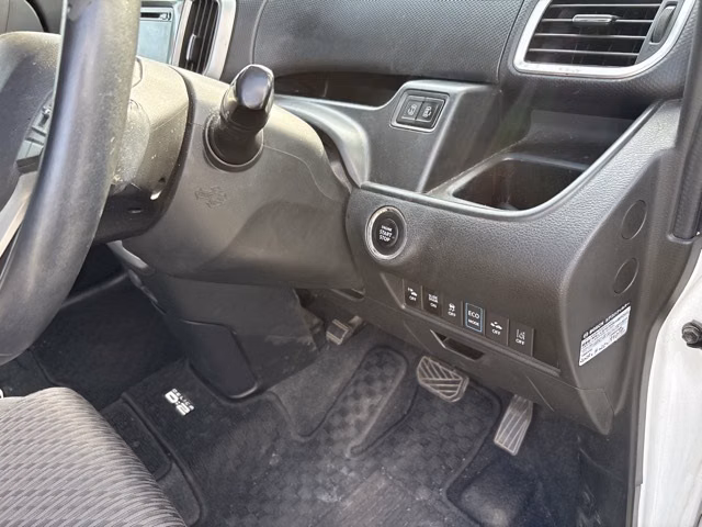 MITSUBISHI DELICA D:2