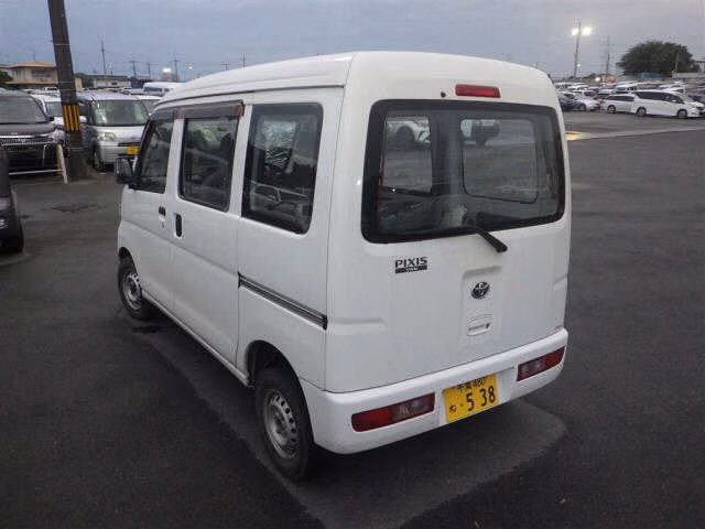 TOYOTA PIXIS VAN
