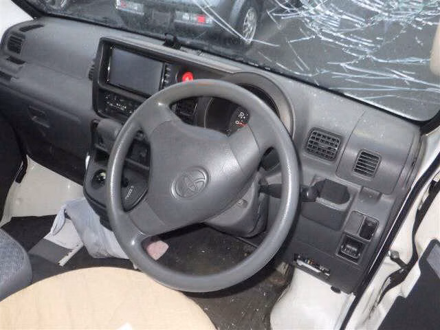 TOYOTA PIXIS VAN