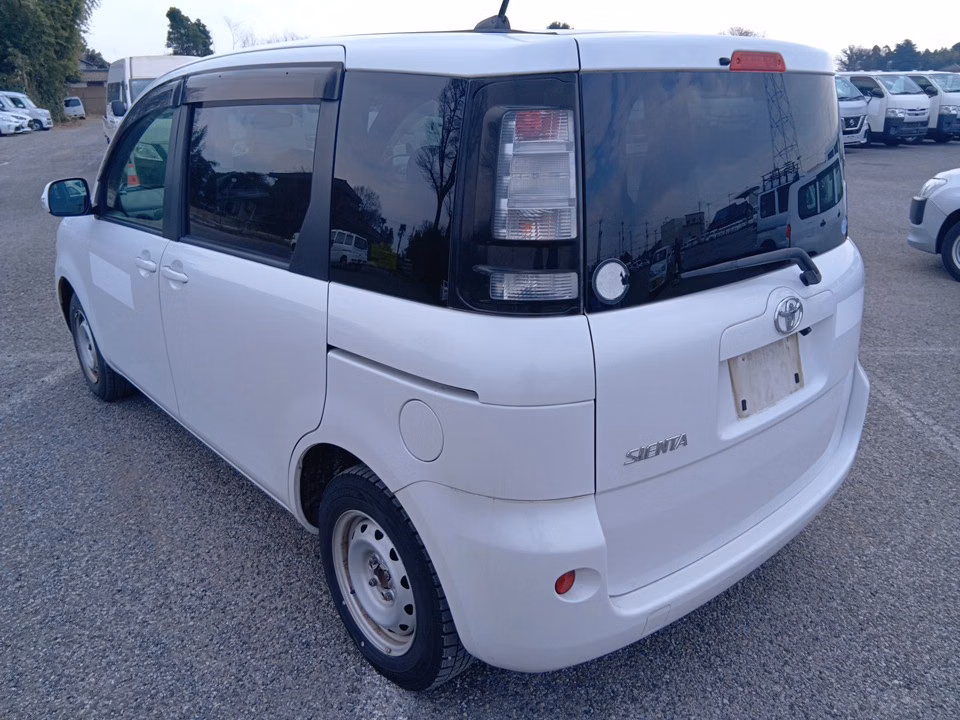 TOYOTA SIENTA