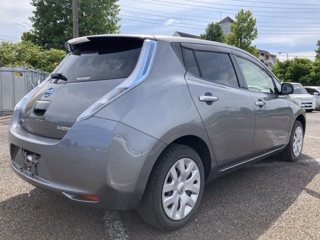 NISSAN LEAF