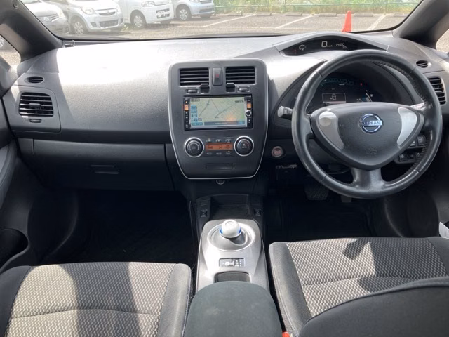NISSAN LEAF