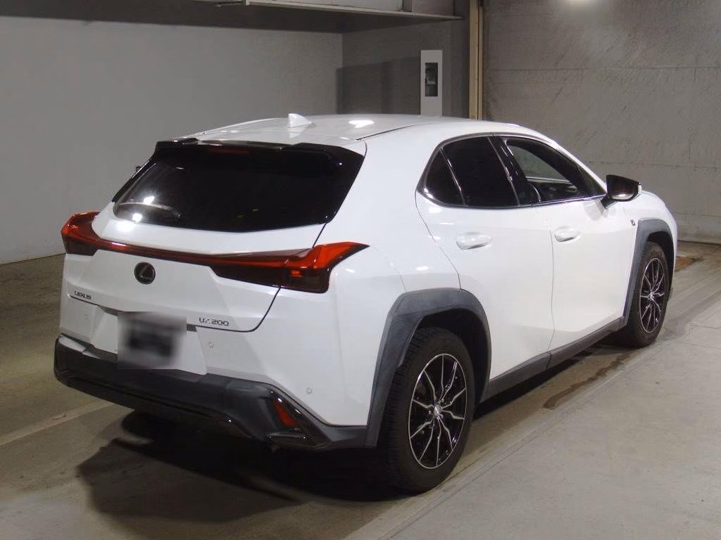 LEXUS UX200