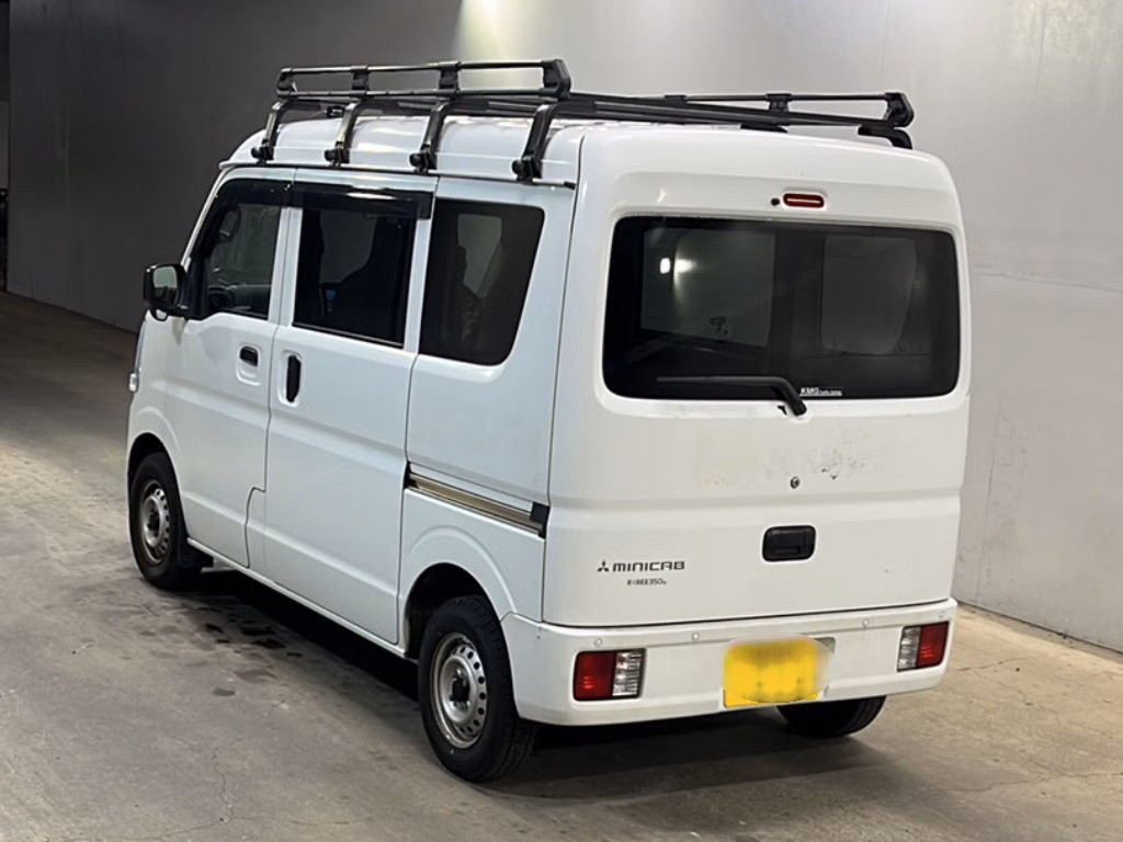 MITSUBISHI MINICAB