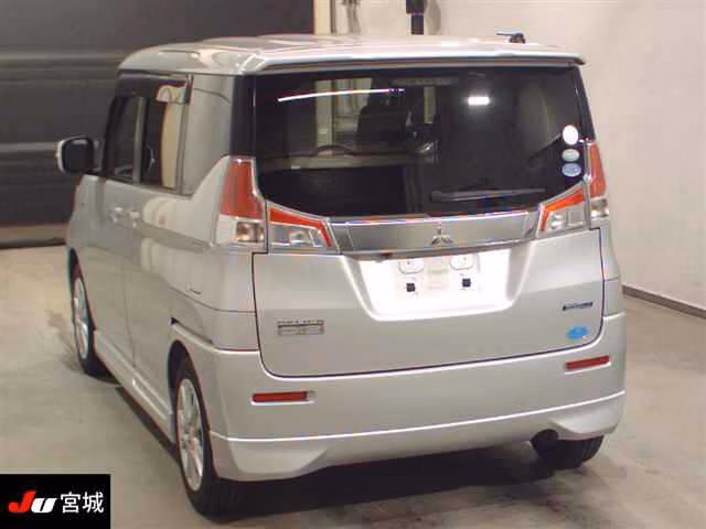 MITSUBISHI DELICA D:2
