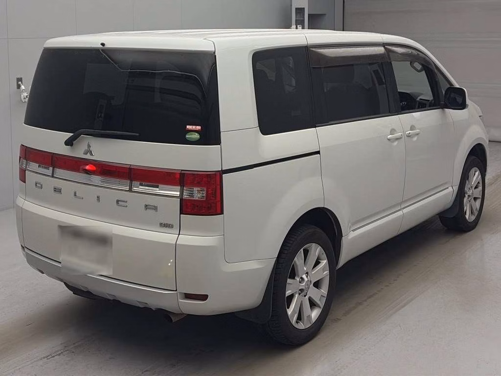 MITSUBISHI DELICA D:5
