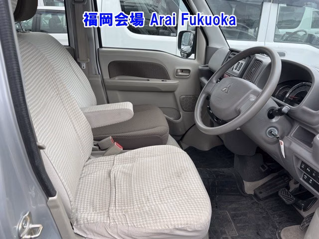 MITSUBISHI MINICAB