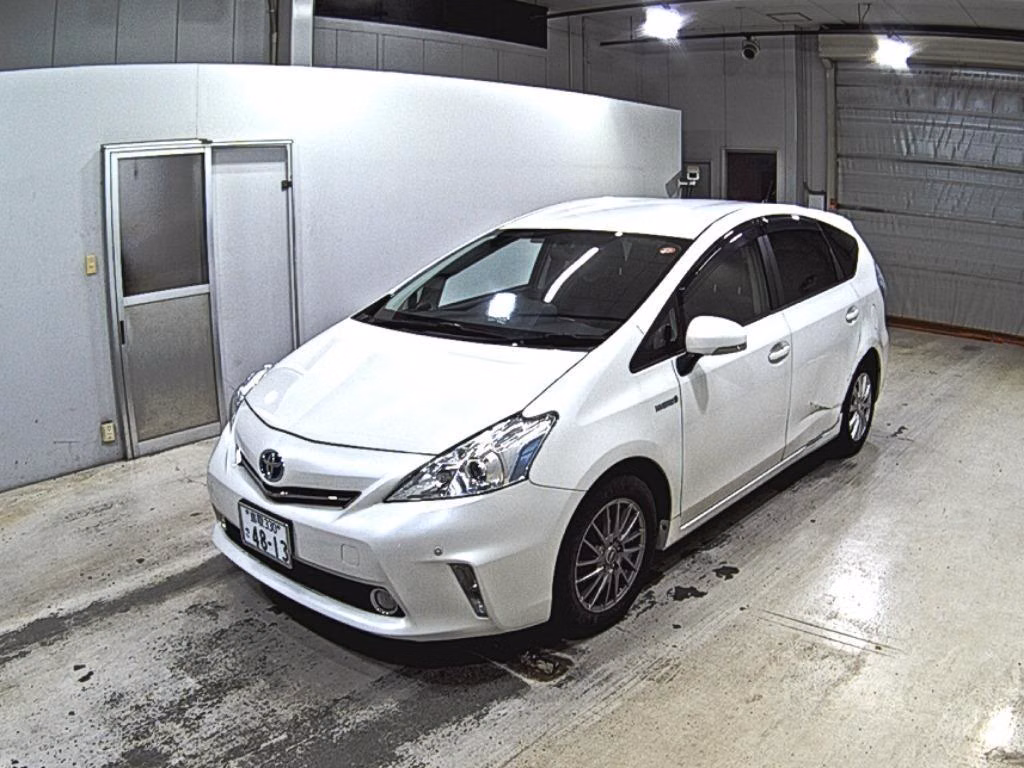 TOYOTA PRIUS ALPHA