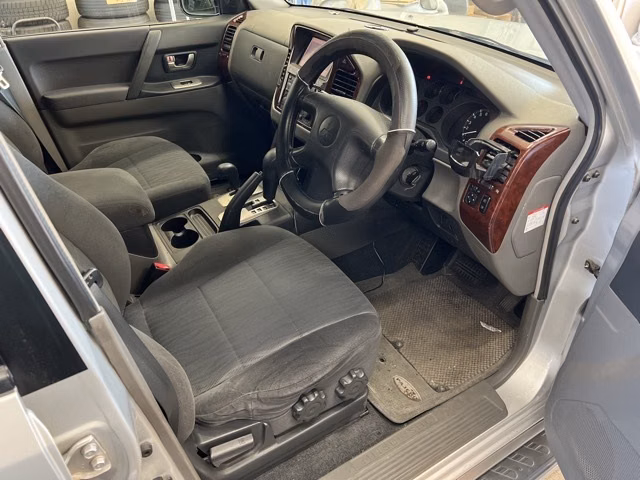 MITSUBISHI PAJERO