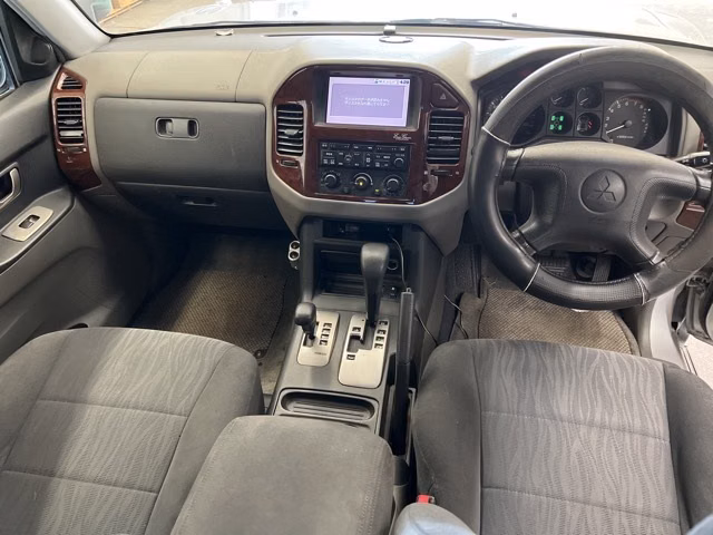 MITSUBISHI PAJERO