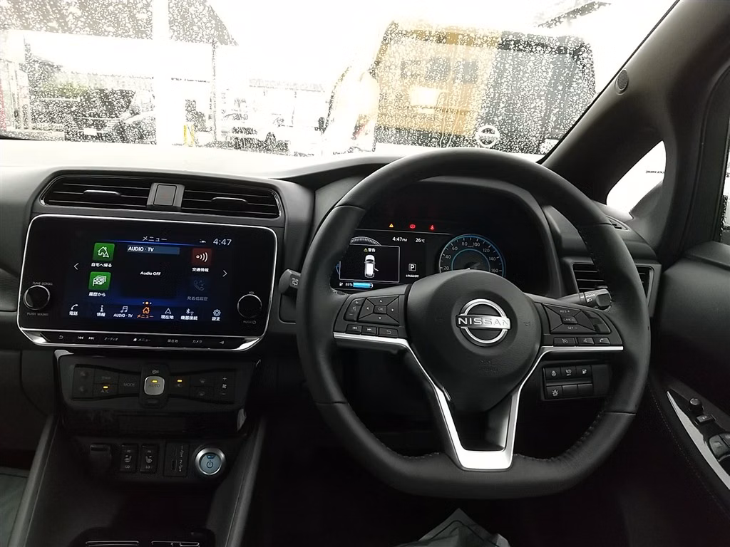 NISSAN LEAF