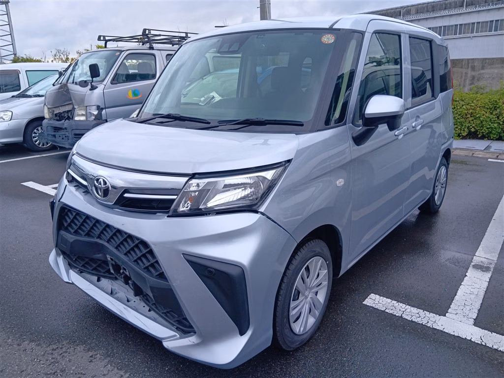 TOYOTA ROOMY